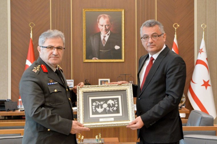 Metin Tokel Τουφάν Ερχιουρμάν