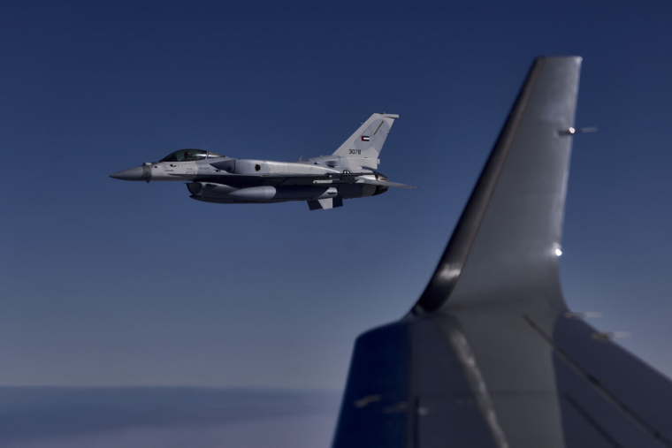 Εμιρατινά F-16 συνόδευσαν το ελληνικό πρωθυπουργικό αεροσκάφος