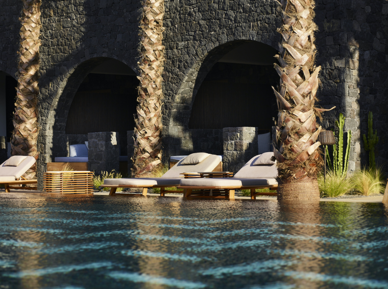 Radisson Blu Zaffron Resort στη Σαντορίνη