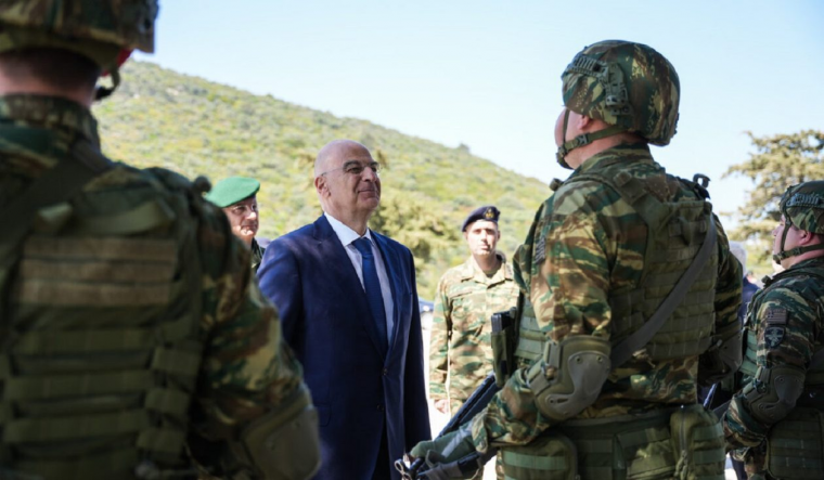 Δένδιας