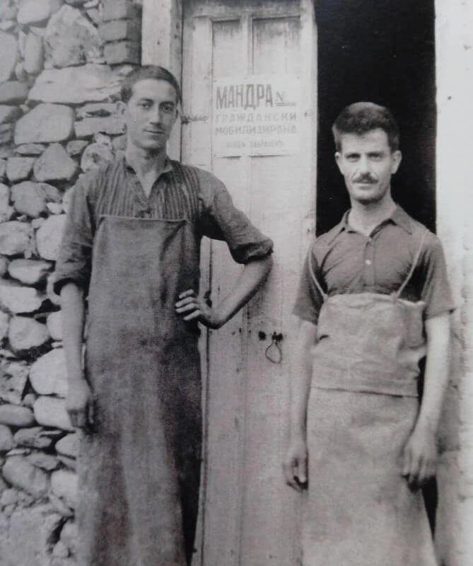 Τυροκομείο στο Φωτολίβος με ταμπέλα...στα βουλγαρικά