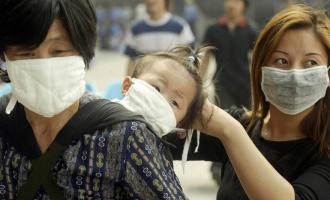 O κοροναϊός απειλεί την ήδη κλονισμένη παγκόσμια οικονομία