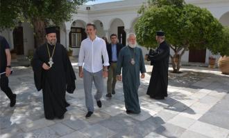 Μητσοτάκης στην Τήνο