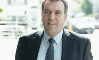 Μάνος Κόνσολας