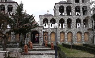 μοναστήρι στο Τρίκορφο Φωκίδος