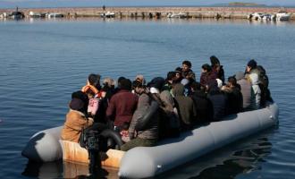 βάρκα με μετανάστες