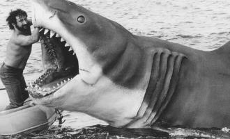 τα Σαγόνια του Καρχαρία