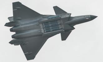 J-20 κουβαλάει PL-15