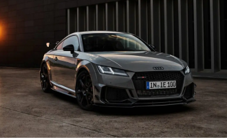 TT RS Iconic Edition