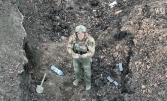 Ουκρανός στρατιώτης παραδίνεται