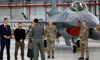 Ζελένσκι με F-16