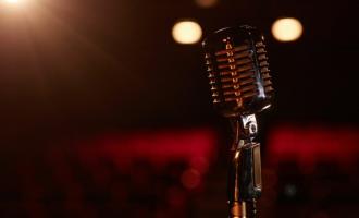 Τραγουδιστής