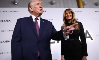 Τραμπ - Μελάνια - Ταινια