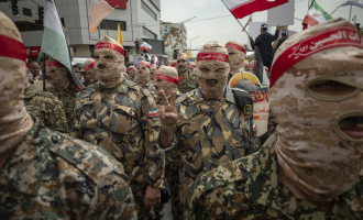 φρουροι της επαναστασης