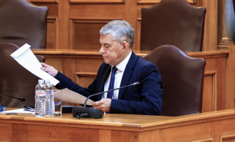 Κώστας Αγοραστός