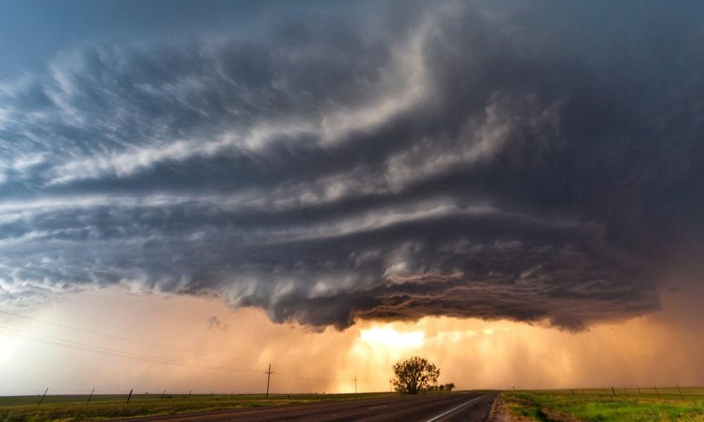 «Wall Cloud» Ποιο είναι το επικίνδυνο καιρικό φαινόμενο που έχει