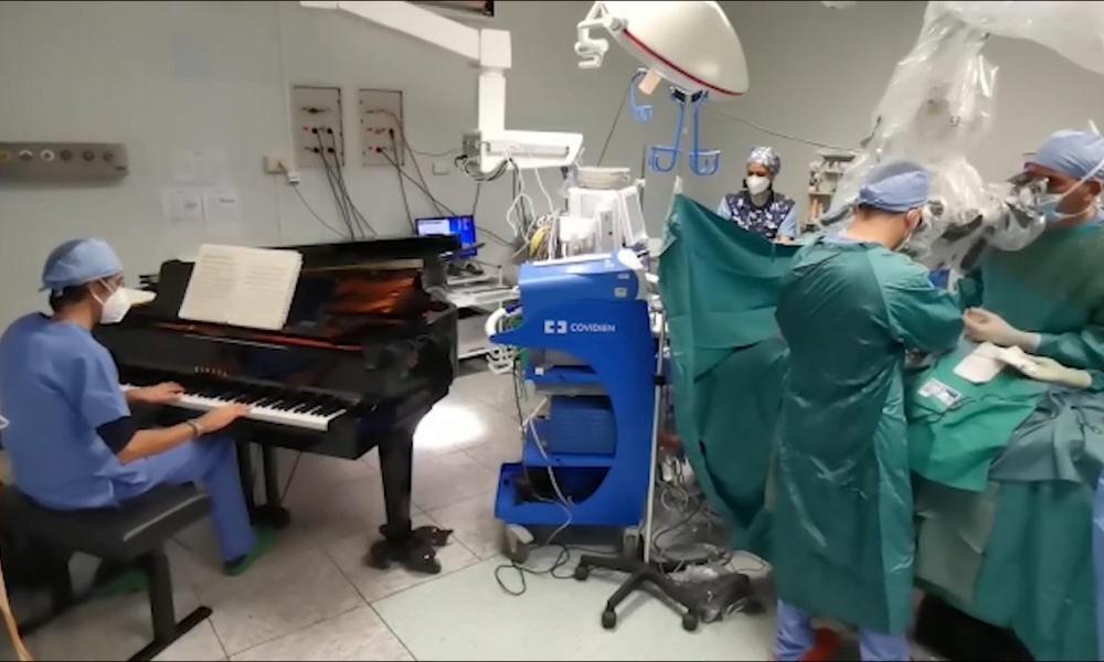 πιάνο σε χειρουργική επέμβαση
