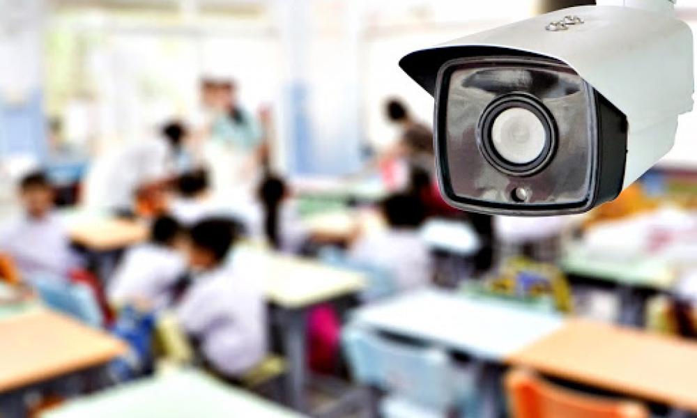 κάμερα σε σχολείο