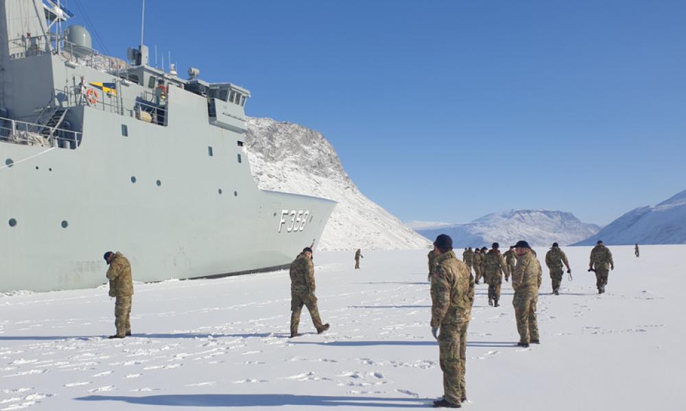 Η Δανία εκπαιδεύει Εσκιμώους για πόλεμο στην Αρκτική | Pentapostagma