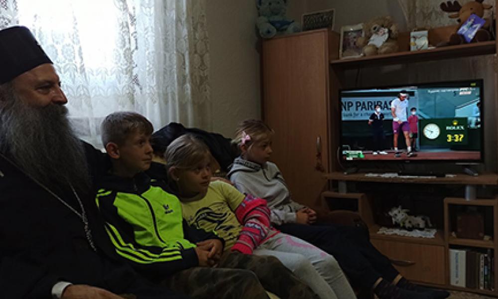 Tsitsipa Tzokobits Parakoloy8hse O Patriarxhs Serbias Pentapostagma