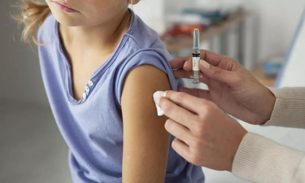 εμβόλιο σε παιδί
