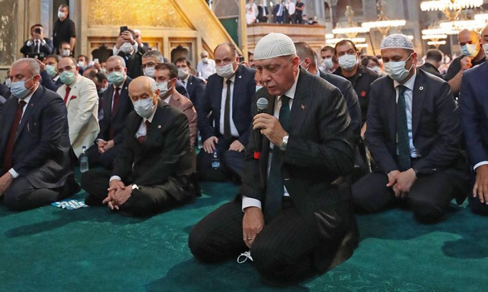 Ο Ερντογάν ετοιμάζει τον “στρατό του Ισλάμ” προς δυσμάς.