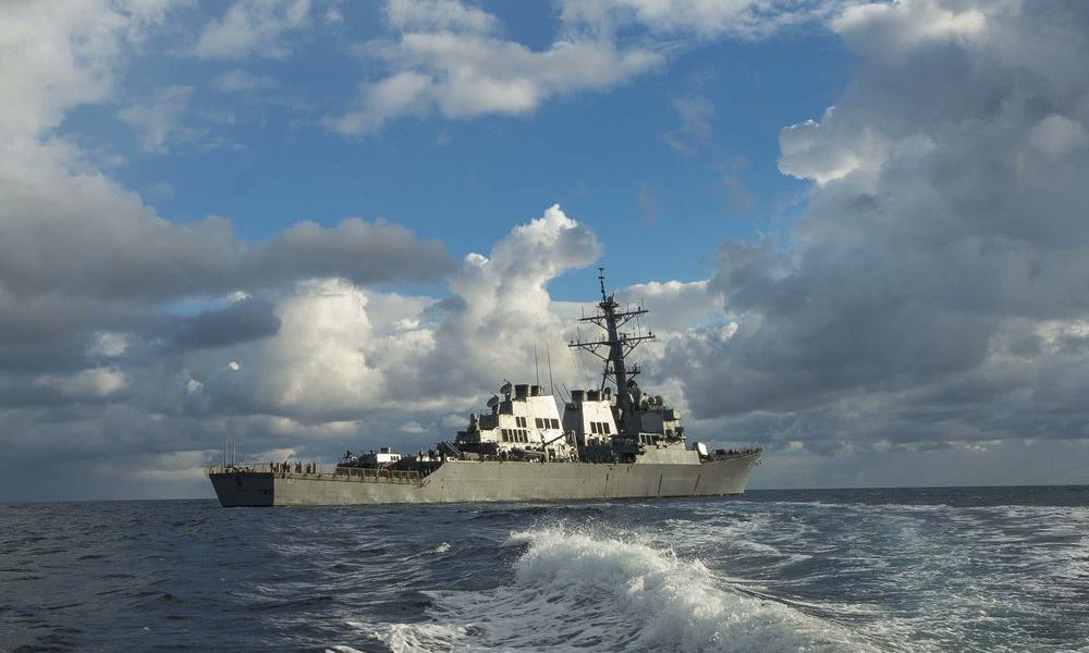 Το αμερικανικό αντιτορπιλικό USS Cole με πυραύλους Tomahawk στην Λεμεσό. Οι Τούρκοι δεν κινoύνται καν στο τεμάχιο 10.