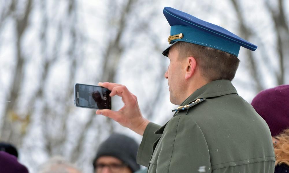 Ενας “άγνωστος” πόλεμος στην Ουκρανία- Ο πόλεμος των κινητών τηλεφώνων!