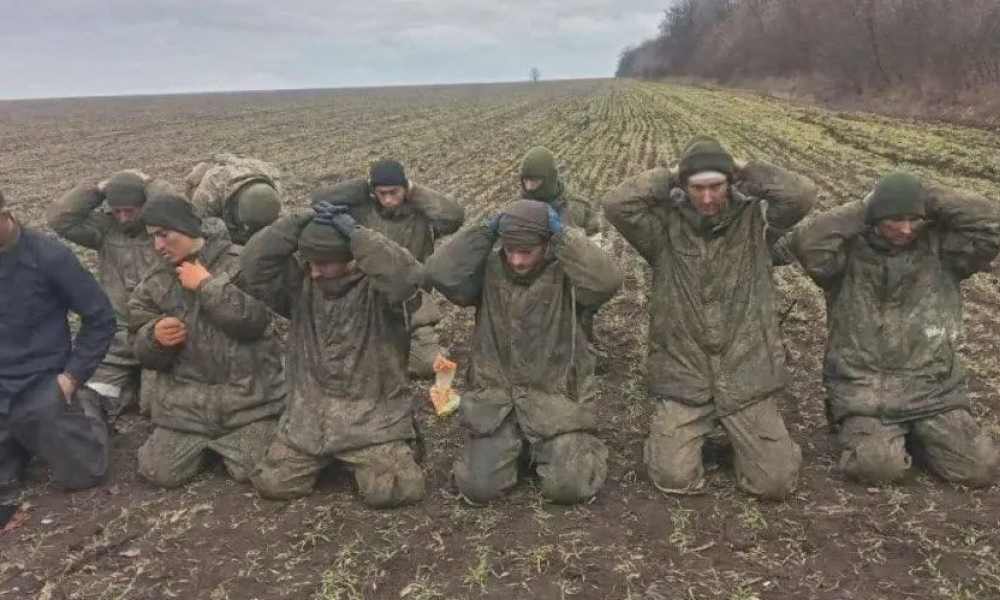 Ουκρανοί στρατιώτες παραδόθηκαν