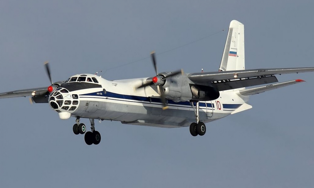 Ρωσικό κατασκοπευτικό An-30 «πιάστηκε» να πετά πάνω από την αμερικανική βάση Αλ-Τανφ! Τι ετοιμάζει η Μόσχα; 