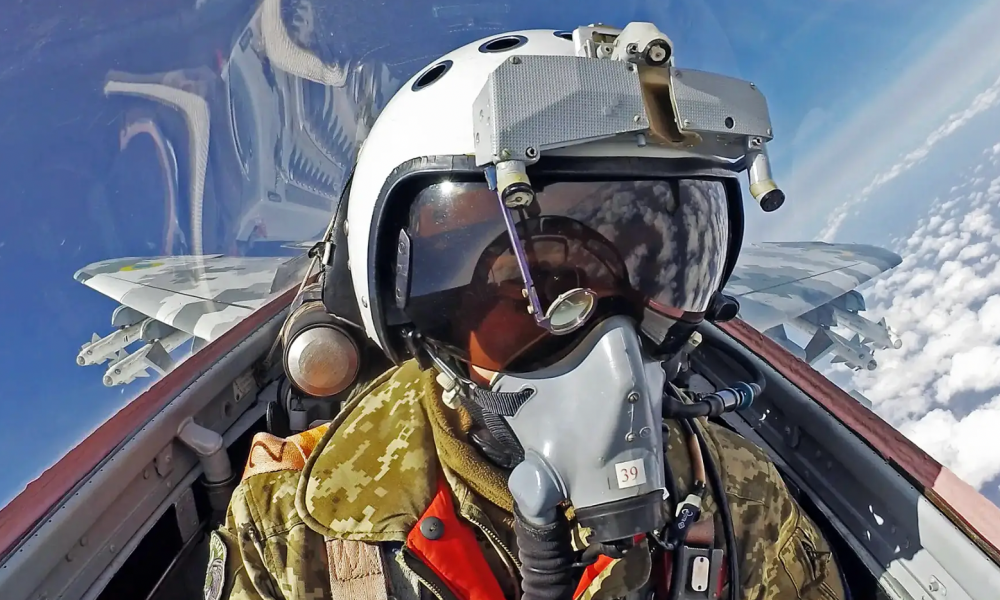 πιλότος ουκρανικού MiG-29 εν πτήσει