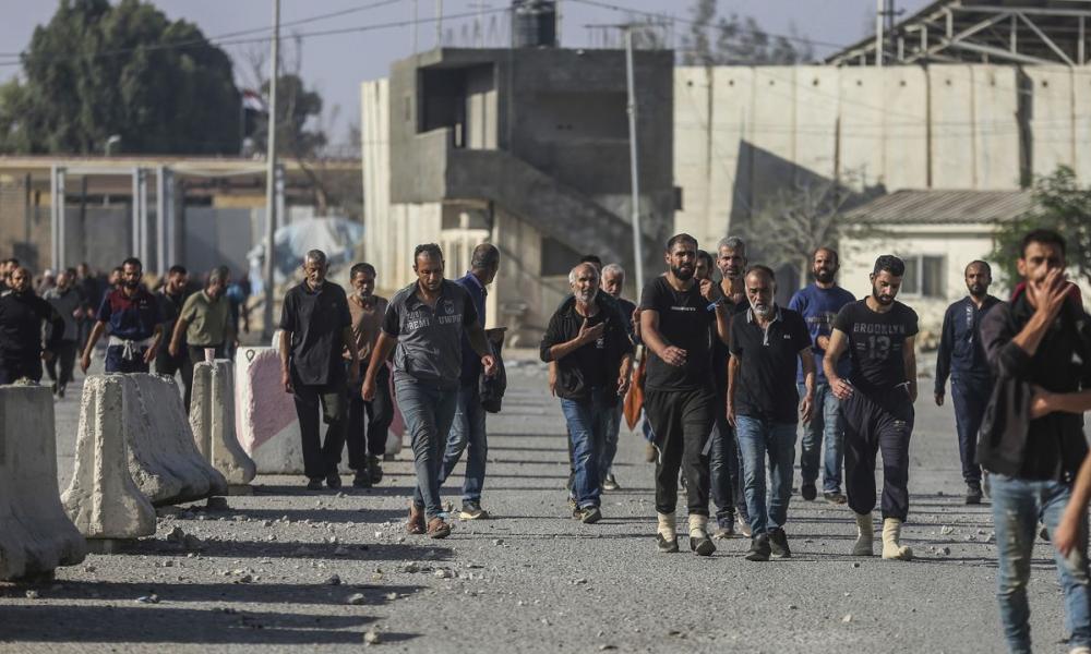 το Ισραήλ απέλασε χιλιάδες Παλαιστίνιους πίσω στη Γάζα