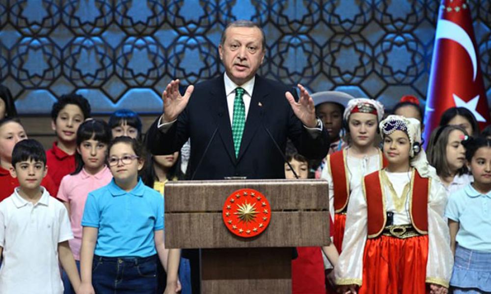 Πως φανατίζουν οι Τούρκοι τα νεαρά παιδιά τους κατά ΗΠΑ/Ισραήλ ενώ ταυτόχρονα πουλάνε εσωθερμικά στον ισραηλινό Στρατό.