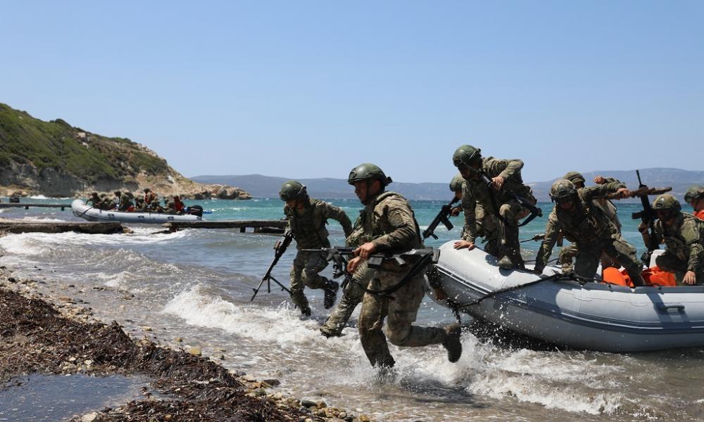 Οθωμανικά παιχνίδια με άσκηση απόβασης των Τούρκων σε Σμύρνη-Ακσάζ απέναντι Χίο και Ρόδο.