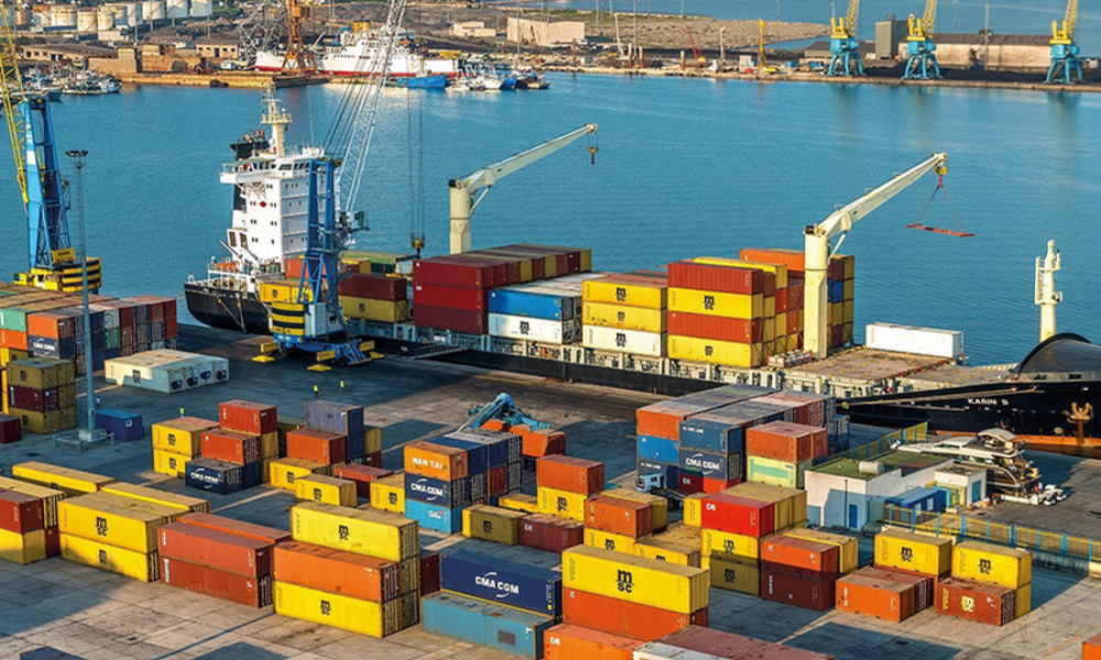 Πλοία με 115 κοντέινερ τοξικών απορριμμάτων αναμένονται στην Αλβανία με εμπλοκή τουρκικής εταιρείας.