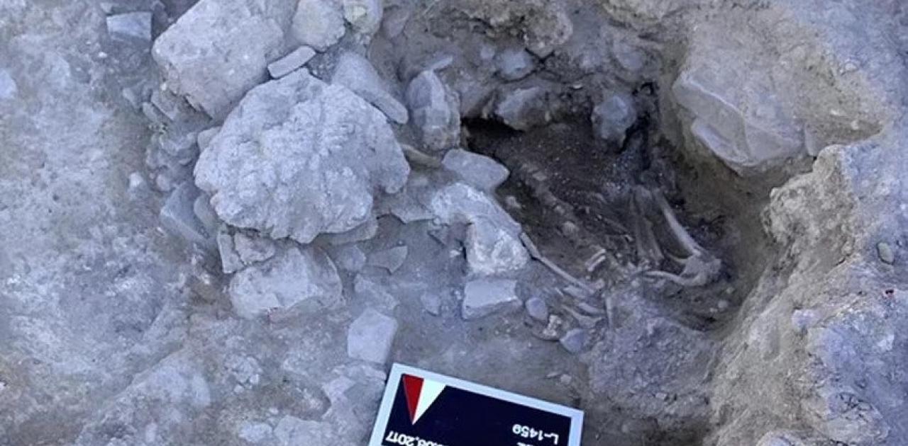 Τουρκία: Βρέθηκαν τα λείψανα ενός άνδρα που είχε σκοτωθεί από το τσουνάμι μετά την έκρηξη του ηφαιστείου της Σαντορίνης | Pentapostagma