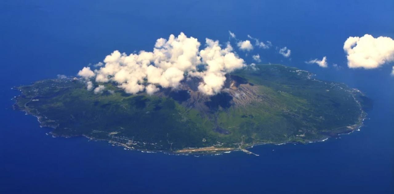 Ιαπωνία Miyakejima Από τα πιο επικίνδυνα μέρη στον κόσμο Pentapostagma