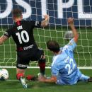 Τάκλιν πάνω στη γραμμή