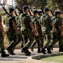 στρατιώτες