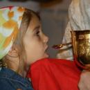 Θεία Κοινωνία και παιδάκι