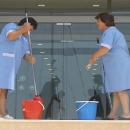 καθαρίστριες σε σχολείο