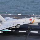 J-15 από αεροπλανοφόρο