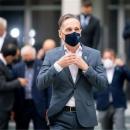 Χάικο Μάας με μάσκα