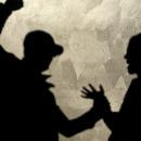 ξυλοκόπησε τη σύντροφό του