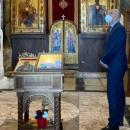 Δένδιας σε μοναστήρι 