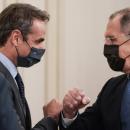Ο Κυριάκος Μητσοτάκης με τον Σεργκέι Λαβρόφ στο Μαξίμου