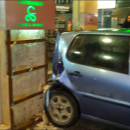 αμάξι σε φαρμακείο