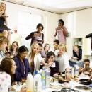 άνθρωποί σε ένα δωμάτιο