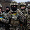 στρατιώτες