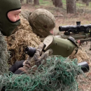 Zvezda - Ρώσοι ελεύθεροι σκοπευτές εκτελούν Ουκρανούς που διασχίζουν τον Δνείπερο